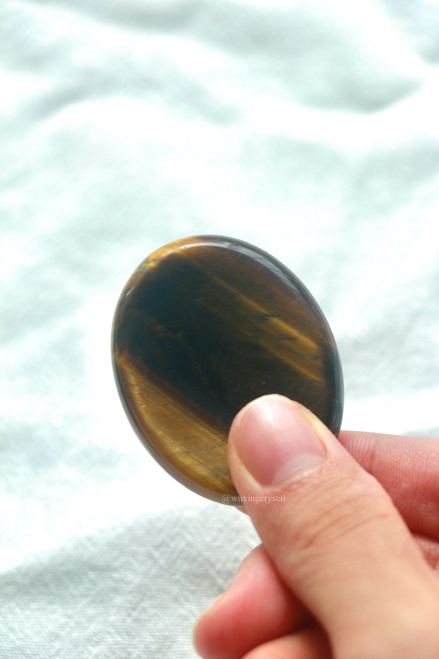 Tiger's Eye Worry Stone: Embrace Strength and Clarity